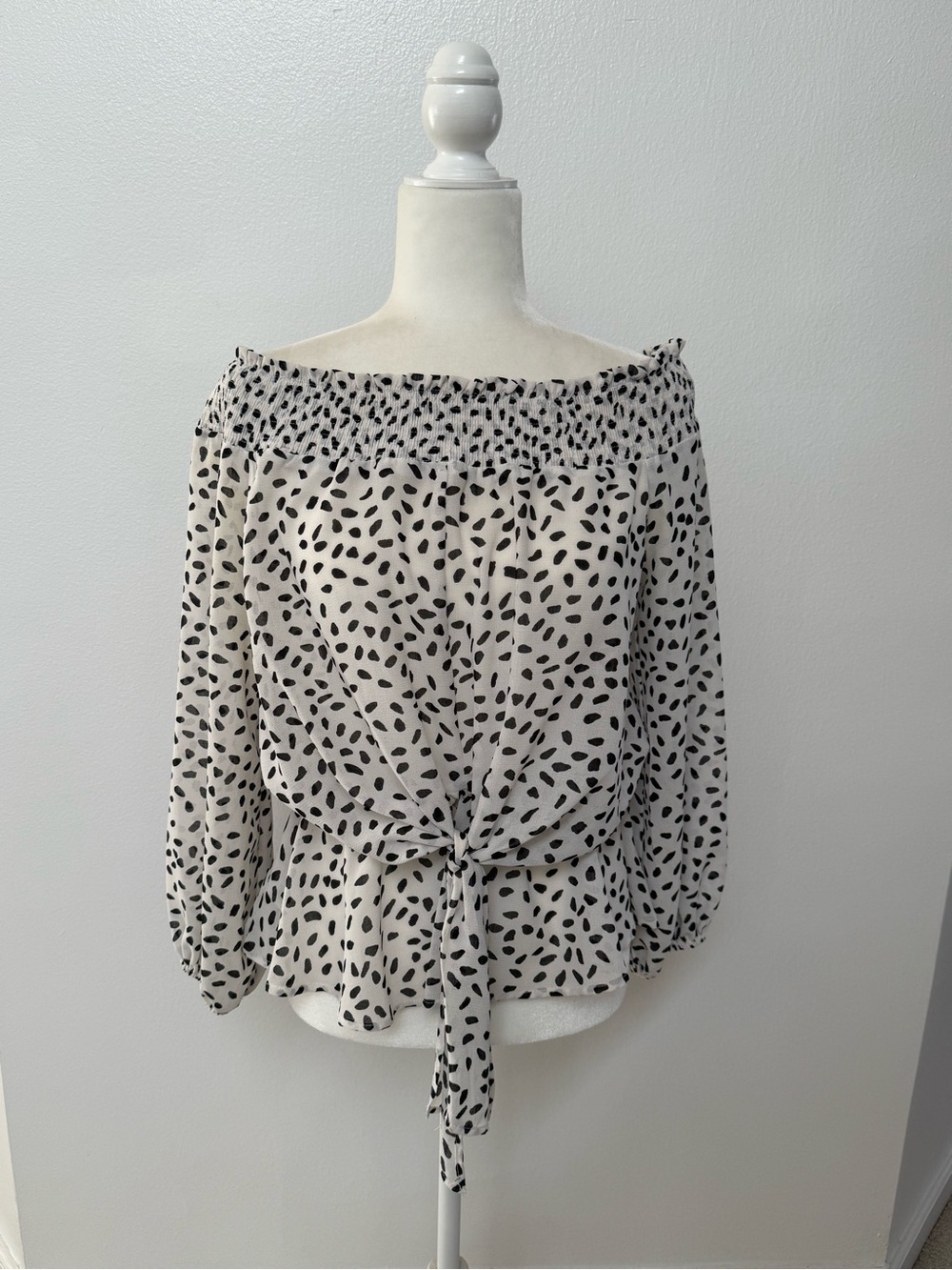She + Sky Cream Off-Shoulder Speckle Tie-Front Blouse